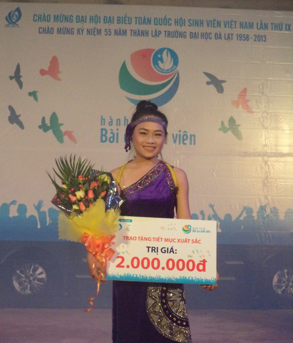 Vương Tiểu Huyền đoạt giải xuất sắc nhất đại diện cho Đại học Đà Lạt vào vòng 3