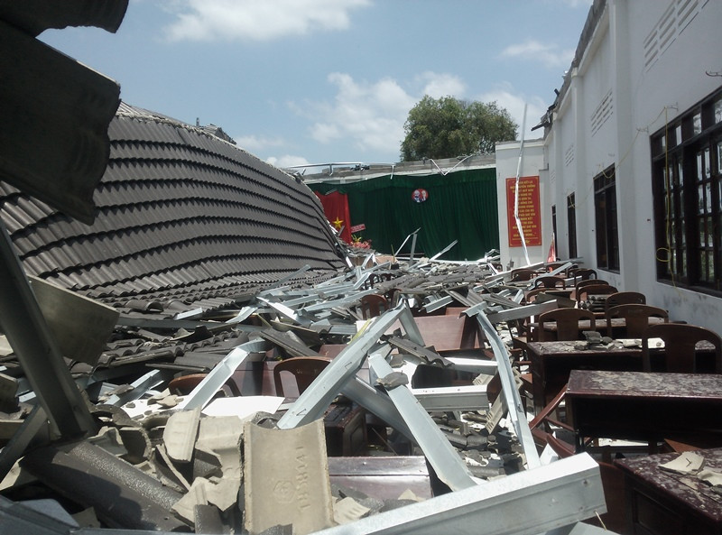 Hơn 1 tháng sập hội trường thị trấn, vẫn đang giám định ảnh 1