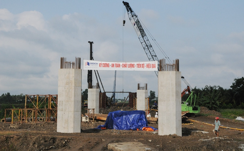 Thủ tướng kiểm tra công trường dự án cao tốc Trung Lương – Mỹ Thuận ảnh 4