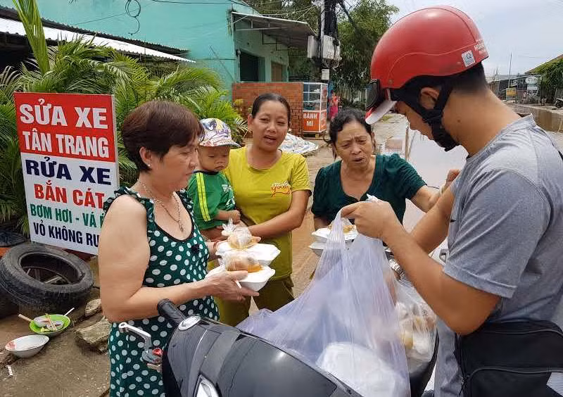 Cuộc sống người dân Phú Quốc bị đảo lộn trong trận lụt lịch sử ảnh 3