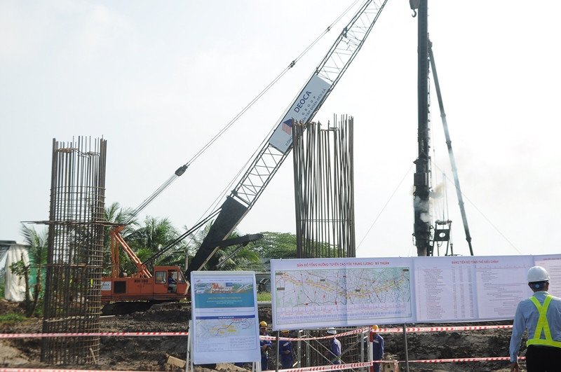 Thủ tướng kiểm tra công trường dự án cao tốc Trung Lương – Mỹ Thuận ảnh 5