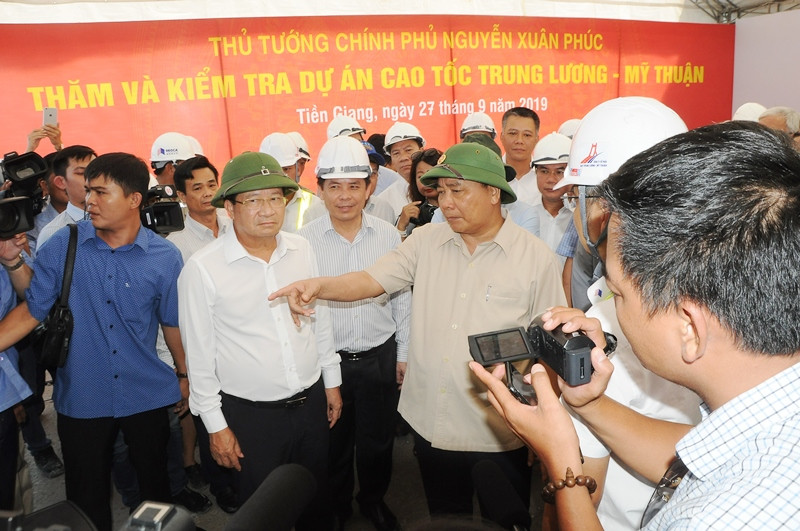 Thủ tướng kiểm tra công trường dự án cao tốc Trung Lương – Mỹ Thuận ảnh 1