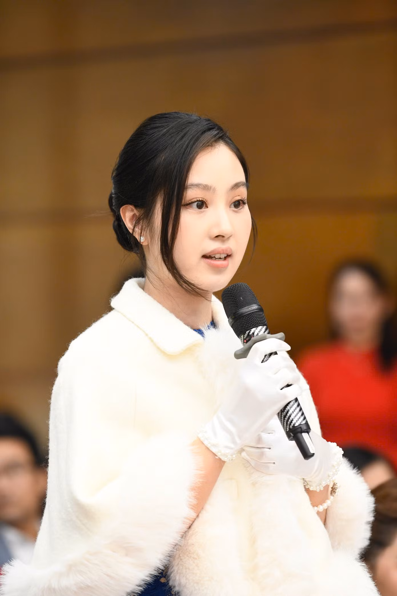 “Tôi mong Giải thưởng được tổ chức thành công khi chọn ra được những cá nhân và dự án nổi bật nhất. Hi vọng ‘Bền Đam Mê’ giúp kết nối, xây dựng một cộng đồng những người trẻ tài năng, cùng nhau xây dựng những giá trị lớn lao cho xã hội”, Giáng My chia sẻ.