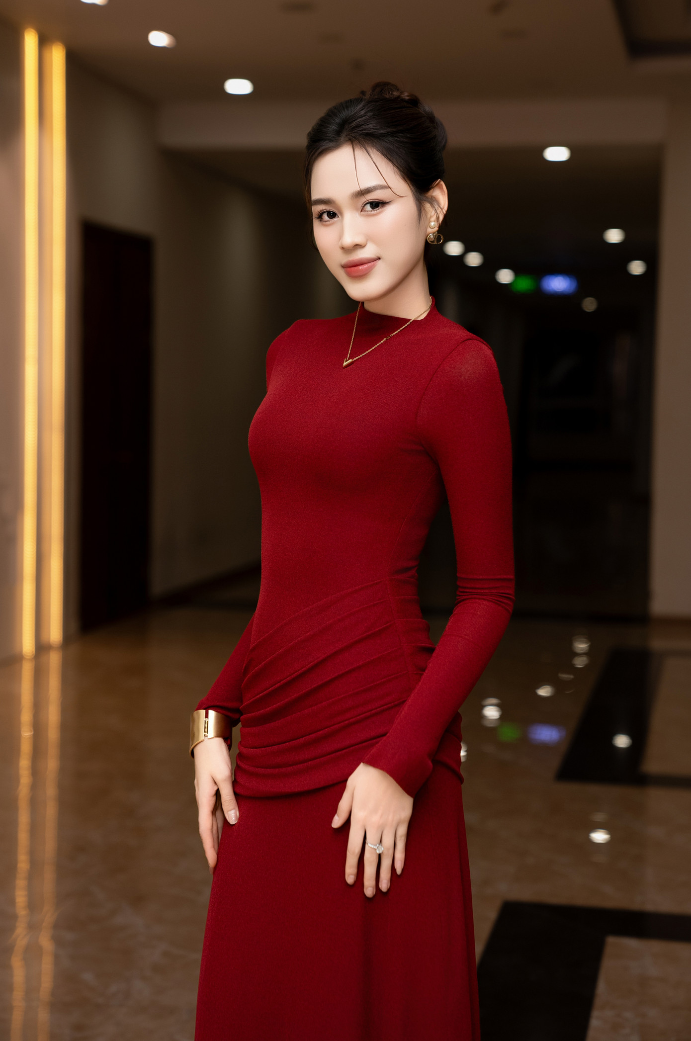 Hoa hậu Đỗ Thị Hà tại buổi giao lưu với sinh viên Học viện Ngoại giao chiều 9/1. Hoa hậu Đỗ Thị Hà tại buổi giao lưu với sinh viên Học viện Ngoại giao chiều 9/1.