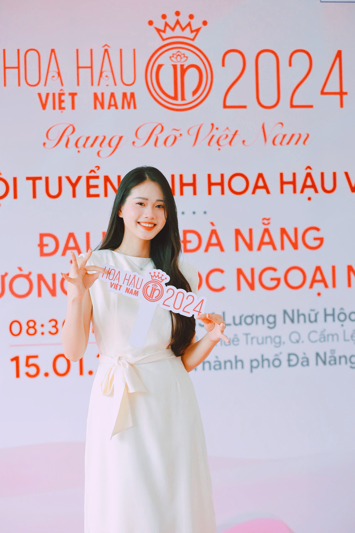 Sau ngày hội tuyển sinh tại Đà Nẵng, điểm đến tiếp theo của Hoa hậu Việt Nam là TPHCM và TP Huế.