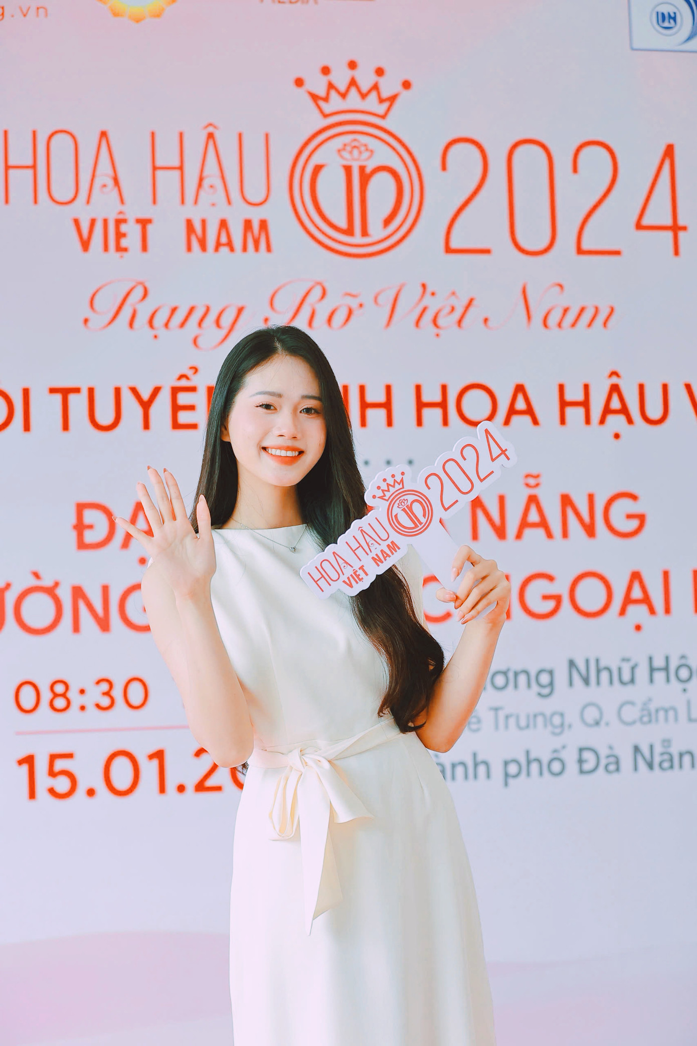 Sau ngày hội tuyển sinh tại Đà Nẵng, điểm đến tiếp theo của Hoa hậu Việt Nam là TPHCM và TP Huế.