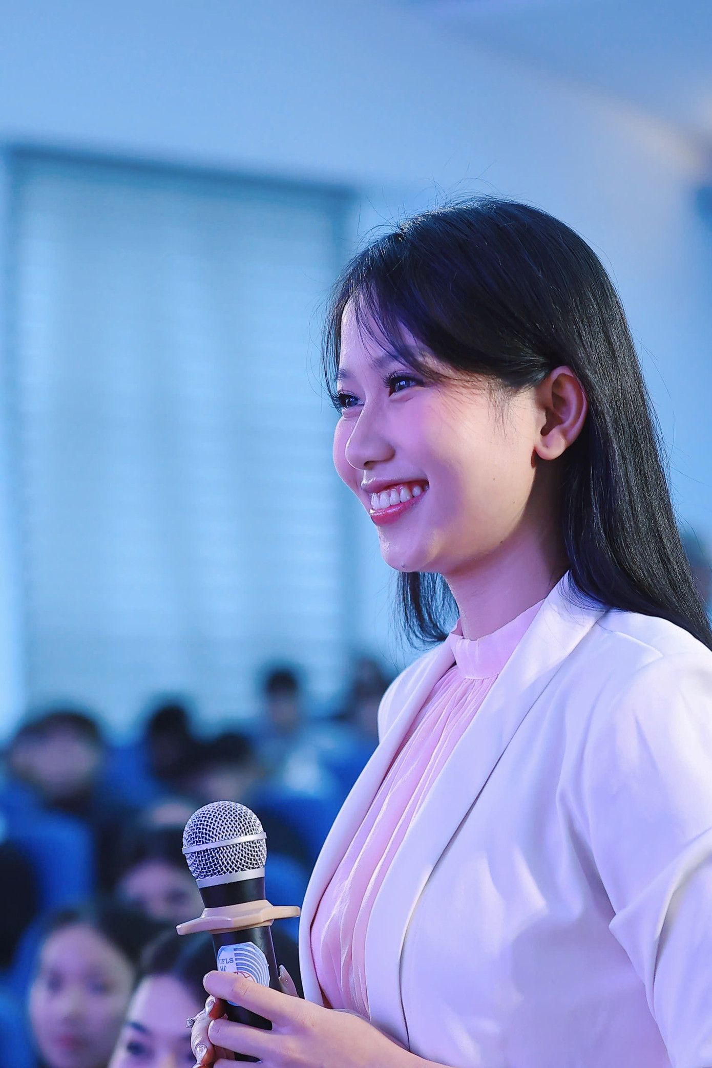 Không chỉ xinh đẹp, các cô gái đến từ Đại học Đà Nẵng được xem là ứng viên tiềm năng của cuộc thi Hoa hậu Việt Nam 2024 khi sở hữu khả năng ngoại ngữ, tài lẻ như ca hát, vũ đạo...