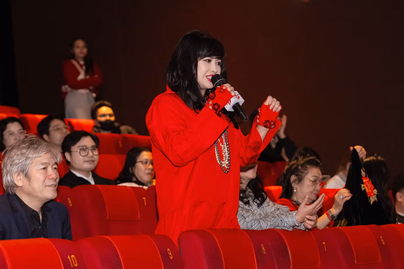 NSND Lê Khanh, NSND Thanh Lam dành lời khen cho Trấn Thành.