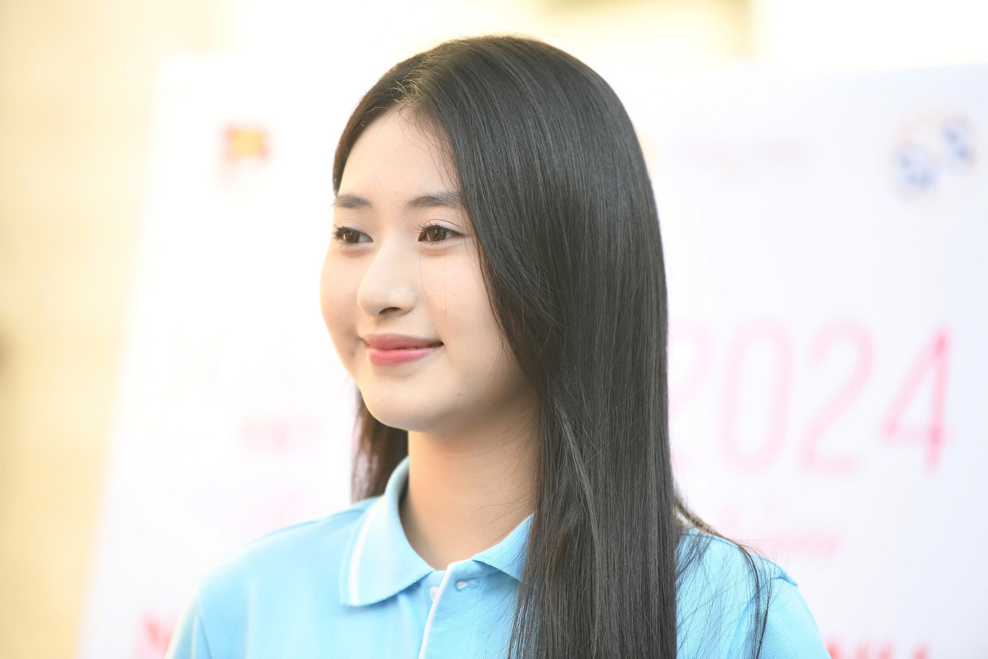 Cận nhan sắc một số nữ sinh tại ngày hội tuyển sinh Hoa hậu Việt Nam 2024 ở trường Khoa học Liên ngành và Nghệ thuật, Đại học Quốc gia Hà Nội.