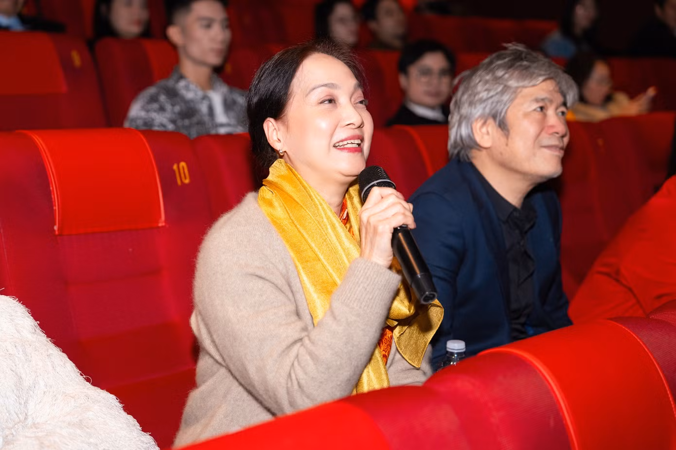 NSND Lê Khanh, NSND Thanh Lam dành lời khen cho Trấn Thành.