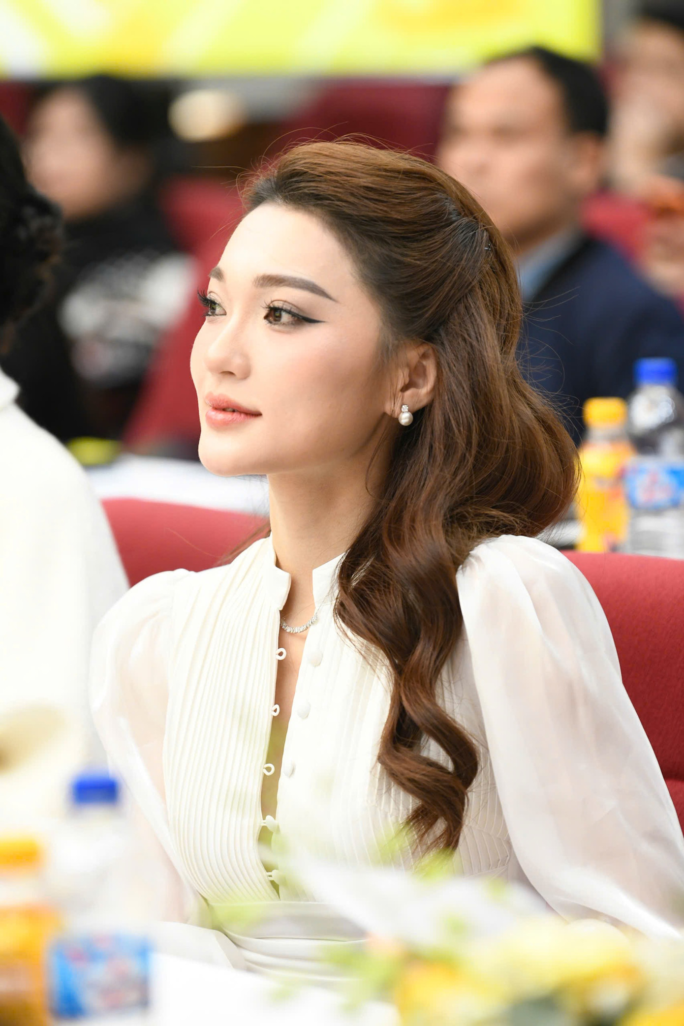 Ngọc Nữ cho rằng bản thân là người trẻ, có nhiều điều kiện để nỗ lực cũng như theo đuổi đam mê của mình, cô luôn cố gắng tận dụng tốt cơ hội, hoàn thiện bản thân, cống hiến và tạo nên những giá trị cho cuộc sống. “Với tinh thần đừng ngại mơ lớn, hành động nhỏ và kiên trì, tôi tin rằng mọi điều đều có thể thành hiện thực”, cô chia sẻ.