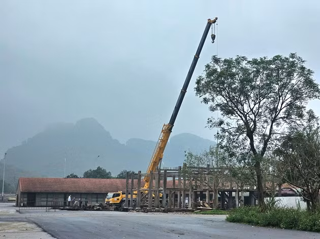 Khu vực bãi xe được xây dựng tỉ mỉ, kỳ công. Khu vực bãi xe được xây dựng tỉ mỉ, kỳ công.
