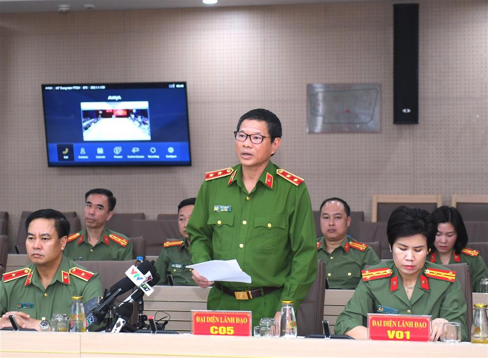 Trung tướng Trần Minh Lệ, Cục trưởng Cục Cảnh sát phòng chống tội phạm về môi trường thông tin thêm về tình hình khai thác khoáng sản trái phép. Trung tướng Trần Minh Lệ, Cục trưởng Cục Cảnh sát phòng chống tội phạm về môi trường thông tin thêm về tình hình khai thác khoáng sản trái phép.