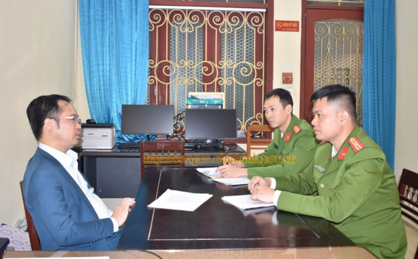 Vũ Ngọc Tý tại cơ quan điều tra. Vũ Ngọc Tý tại cơ quan điều tra.