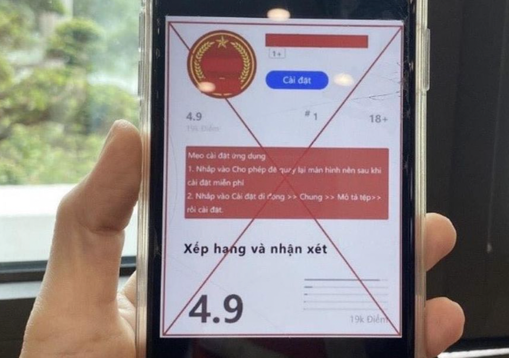 Một người đàn ông bị kẻ gian hướng dẫn cài đặt phải phần mềm giả mạo dịch vụ công và mất 800 triệu đồng. Một người đàn ông bị kẻ gian hướng dẫn cài đặt phải phần mềm giả mạo dịch vụ công và mất 800 triệu đồng.