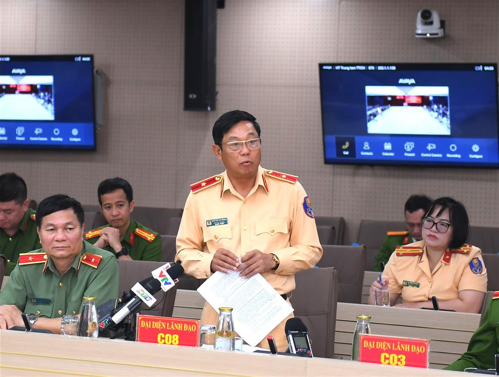 Thiếu tướng Nguyễn Văn Mừng, Phó Cục trưởng Cục Cảnh sát giao thông.