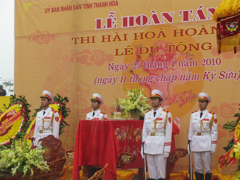 Chùm ảnh của Hoàng Lam
