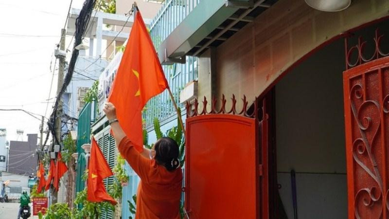 Các cơ quan, đơn vị và hộ dân TPHCM treo cờ Tổ quốc vào ngày 1/1/2023 Các cơ quan, đơn vị và hộ dân TPHCM treo cờ Tổ quốc vào ngày 1/1/2023