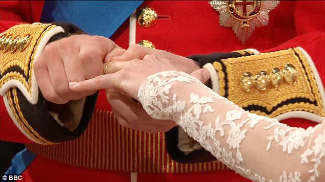 Từ giờ phút này họ trở thành vợ chồng, và là 