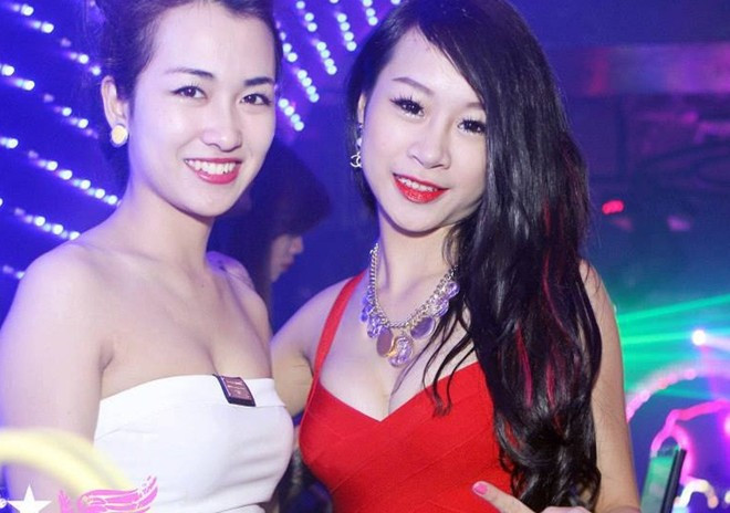 Một trong những nữ DJ khá nổi tiếng trong giới trẻ Hà thành là Trang Moon. Một trong những nữ DJ khá nổi tiếng trong giới trẻ Hà thành là Trang Moon