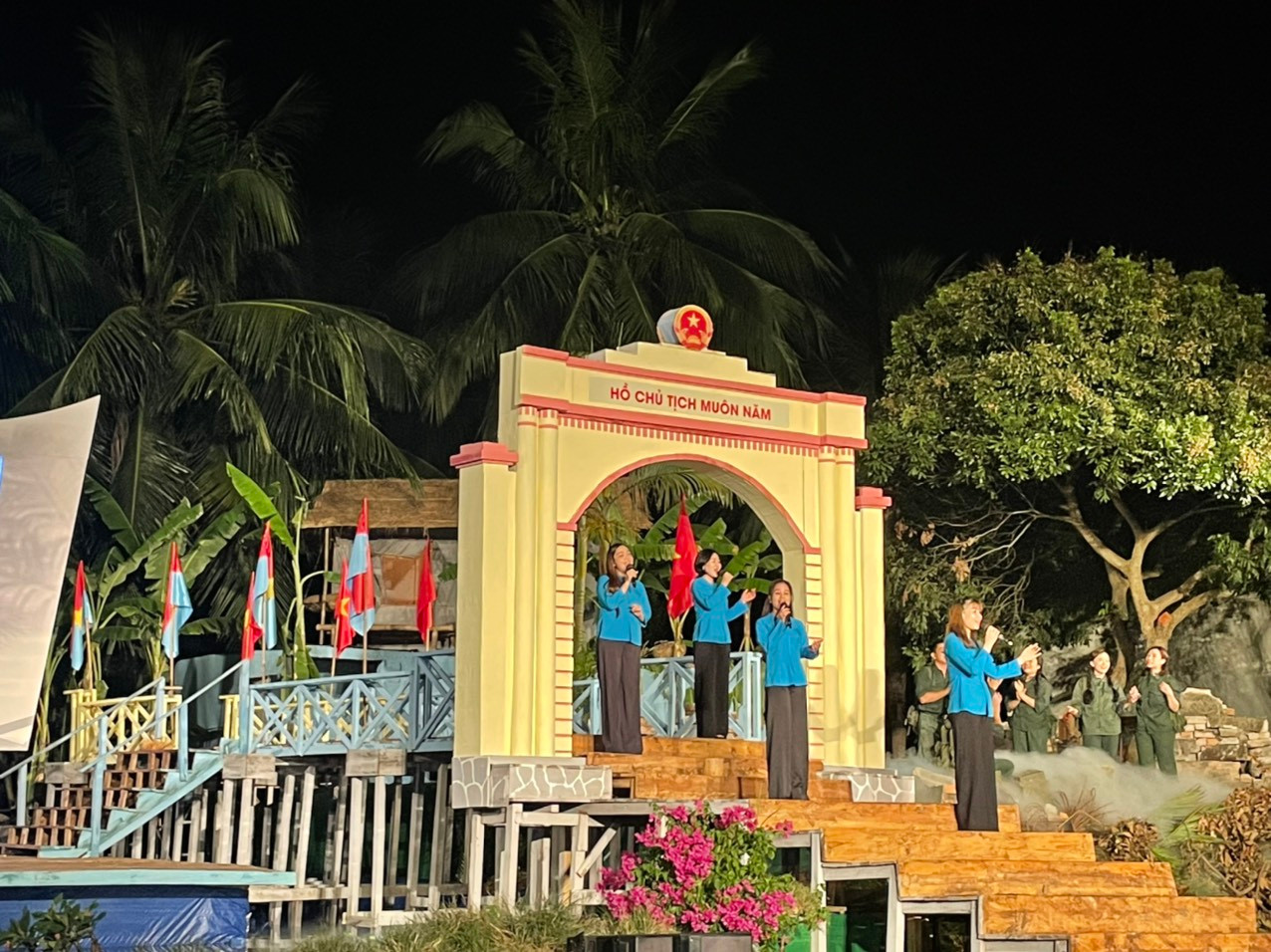 Chương trình nghệ thuật tại Lễ kỷ niệm. Ảnh: Hữu Thành