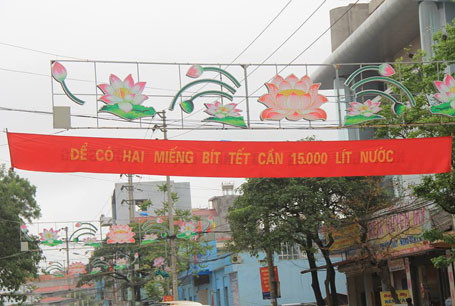 Đa phần người dân đều khẳng định không hiểu nổi nội dung tuyên truyền của băng rôn này.