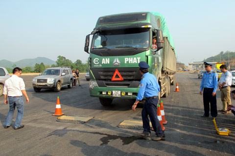 cao tốc, Nội Bài - Lào Cai, xử lý, dừng đỗ, CSGT, Thanh tra, kiểm soát, tải trọng