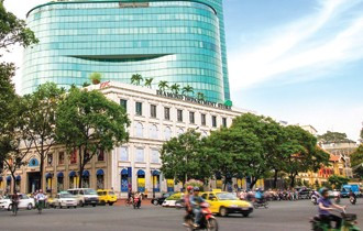 Tòa nhà Diamond Plaza ở ngay khu vực quận 1, TP.HCM đã được thương hiệu Lotte Mart (Hàn Quốc) mua lại 70% vốn.