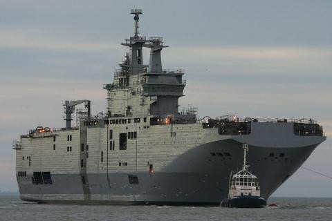 Tàu Mistral Vladivostok
