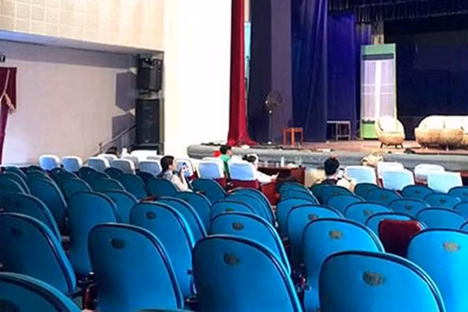 Hậu trường Showbiz Việt - Kỳ 1: Khi nghệ thuật bị… thao túng ảnh 1