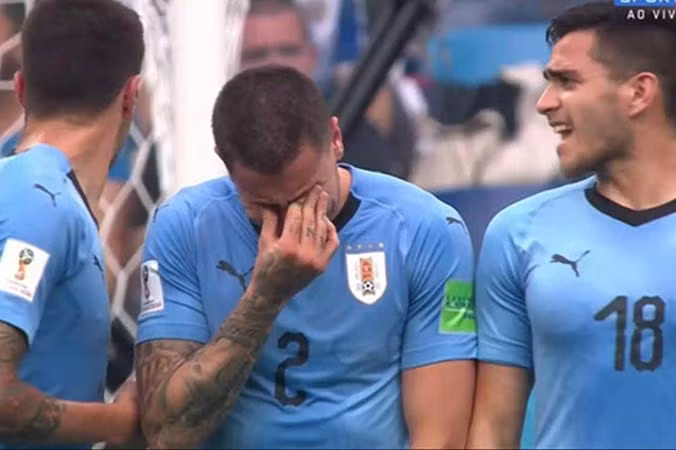 Thắng Thụy Điển, HLV tuyển Anh hóa... nhạc trưởng đam mê ảnh 5