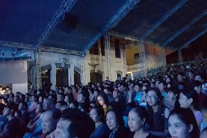 Hậu trường Showbiz Việt - Kỳ 1: Khi nghệ thuật bị… thao túng ảnh 2