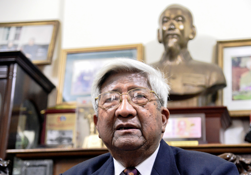 Trên có nghiêm, dưới mới sạch ảnh 1