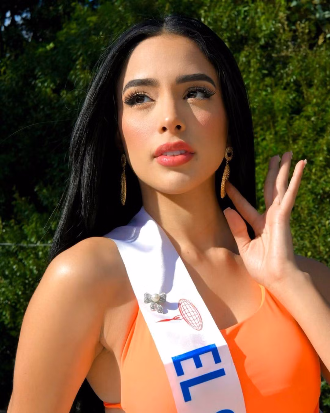Đại diện El Salvador - Luciana Martínez - gây ấn tượng với gương mặt ưa nhìn và hình thể nóng bỏng.