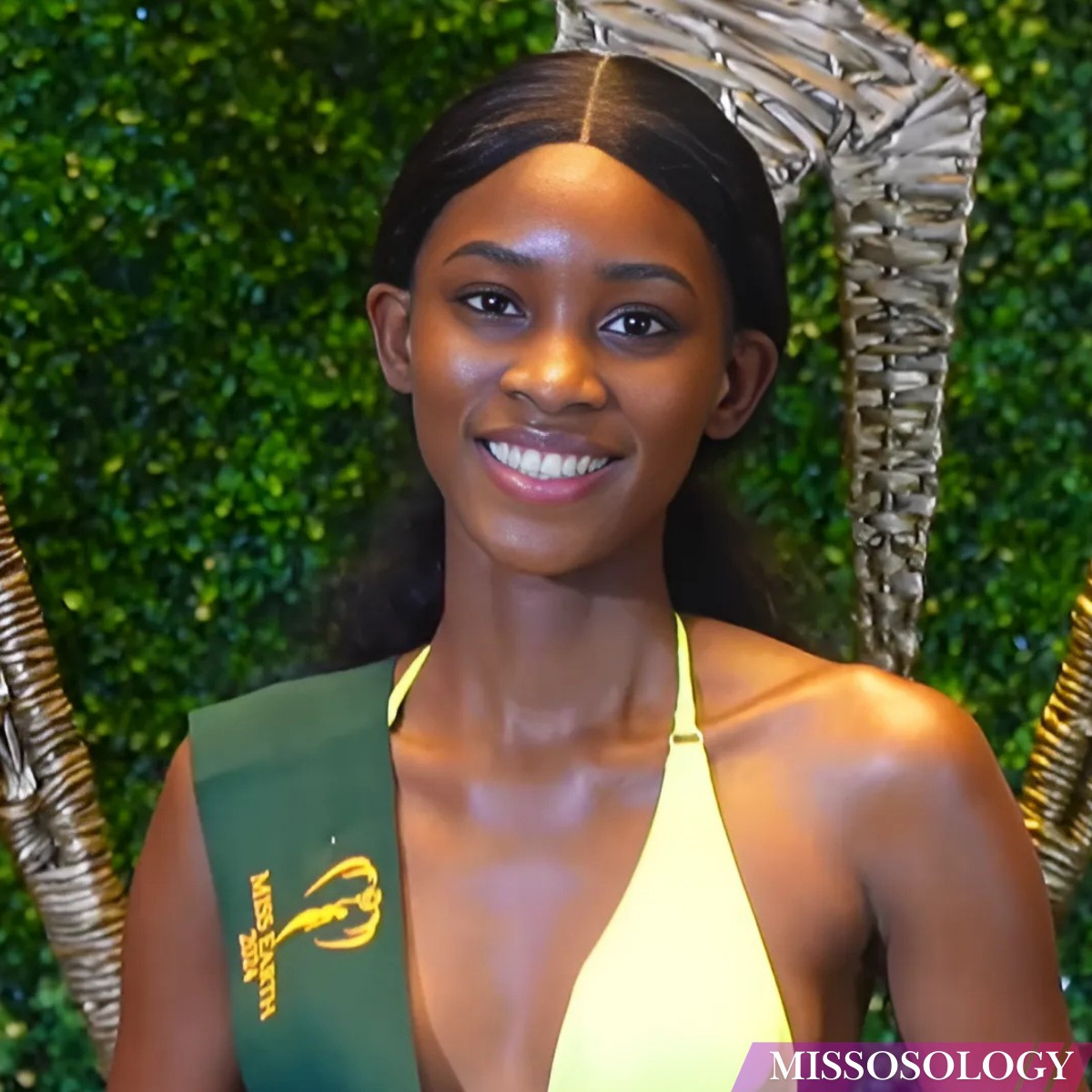 Ở khu vực châu Phi, mặt mộc của hai đại diện Nigeria và Haiti chiếm nhiều cảm tình từ khán giả.