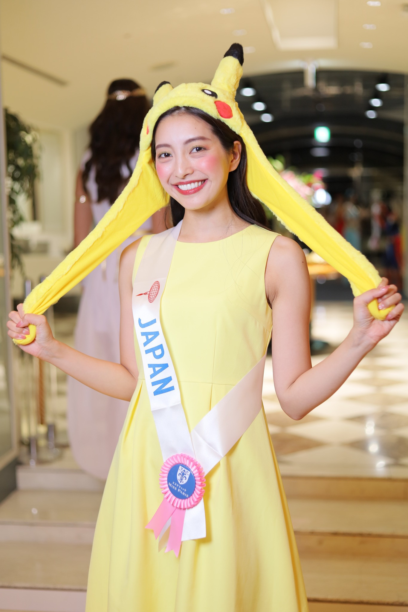 Người đẹp Nhật Bản hóa thân thành nhân vật Pikachu.