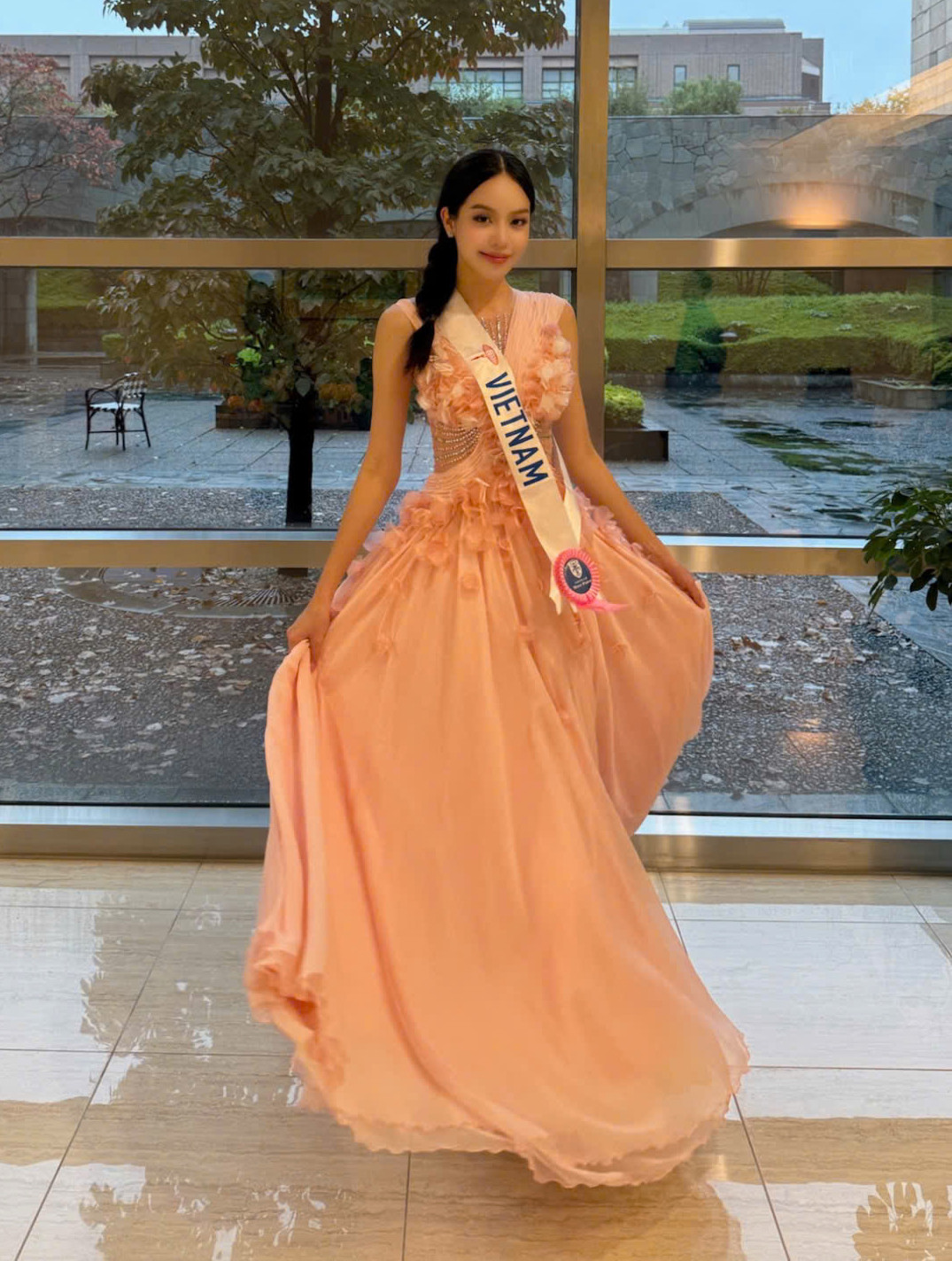 Hoa hậu Thanh Thủy trong phần thi tài năng sáng 2/11.