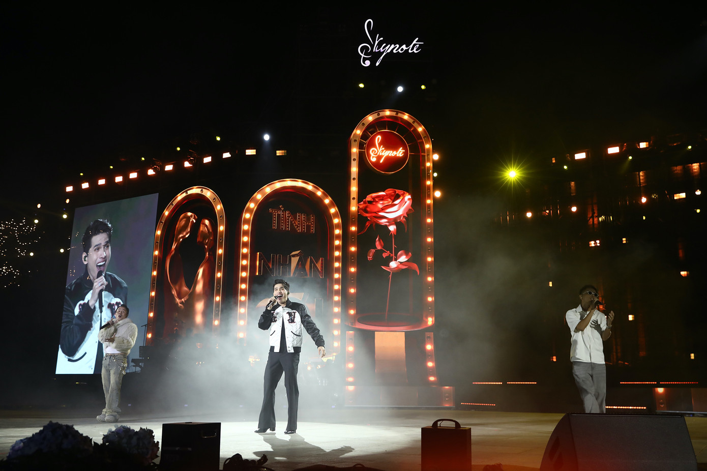 Điểm nhấn đặc biệt của chương trình là màn trình diễn Thu Hoài của Quốc Thiên cùng với team Nhà trẻ, gồm những nghệ sĩ thân thiết từ show Anh trai vượt ngàn chông gai. Không chỉ là màn biểu diễn sôi động, Thu Hoài trở thành biểu tượng cho tinh thần đoàn kết, sự sẻ chia và tình bạn bền chặt giữa các nghệ sĩ.