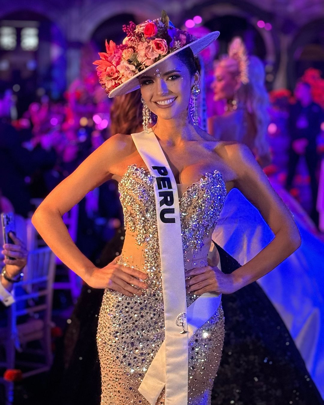 Người đẹp Peru từng giành ngôi vị Á hậu 2 ở cuộc thi Hoa hậu Quốc tế 2022. Tatiana Calmell năm nay 29 tuổi, là người mẫu, diễn viên có tiếng tại quê nhà.