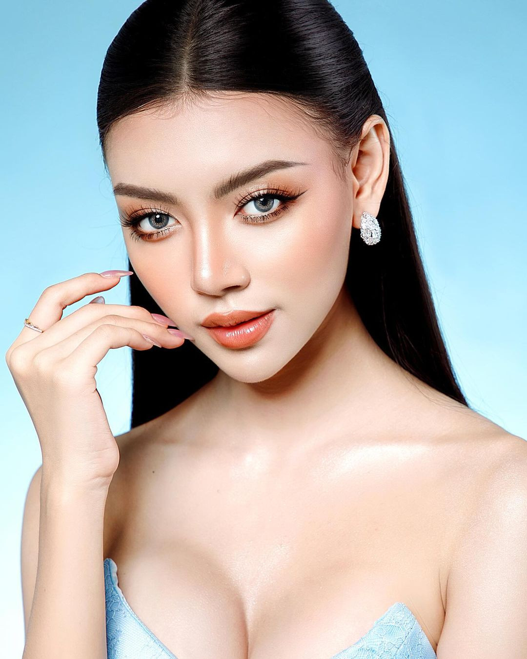 Hình ảnh mới của Thae Su Nyein.