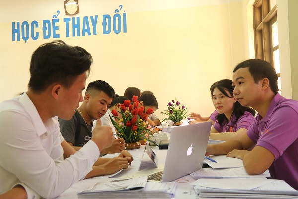 Hàng ngàn tân SV làm thủ tục nhập học đợt 1 tại Trường ĐH Đại Nam ảnh 4