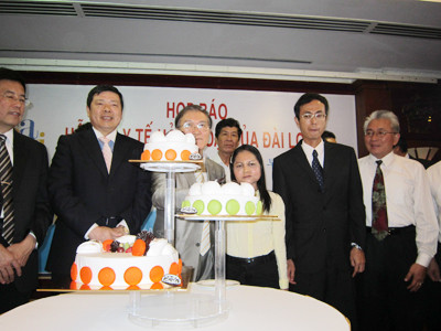 Chi Nguyễn Thị Ngọc Mai tại buổi họp báo sáng nay-ảnh L.N. Chi Mai tại buổi họp báo sáng nay-ảnh L.N