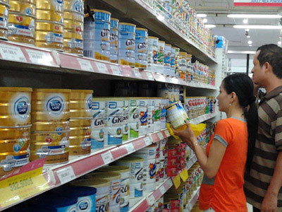 Thị trường hàng Tết đã bắt đầu sôi động, nhất là những hàng hóa thực phẩm