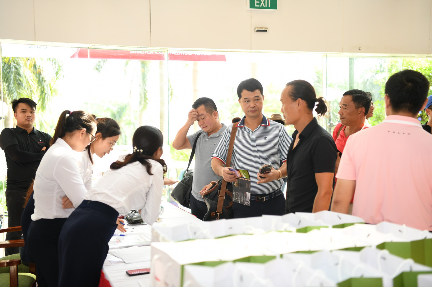 Hấp dẫn cuộc đua 'tam mã': Đoàn Uy, Phạm Nam, Đức Sơn ảnh 13 Hấp dẫn cuộc đua 'tam mã': Đoàn Uy, Phạm Nam, Đức Sơn ảnh 13