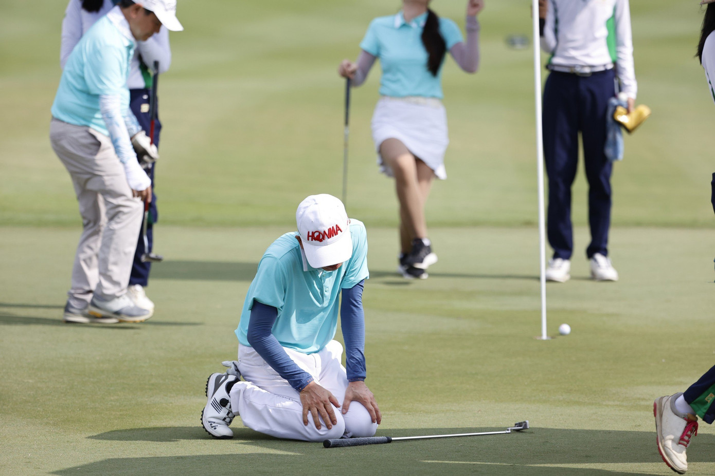 Hấp dẫn cuộc đua 'tam mã': Đoàn Uy, Phạm Nam, Đức Sơn ảnh 85 Hấp dẫn cuộc đua 'tam mã': Đoàn Uy, Phạm Nam, Đức Sơn ảnh 85