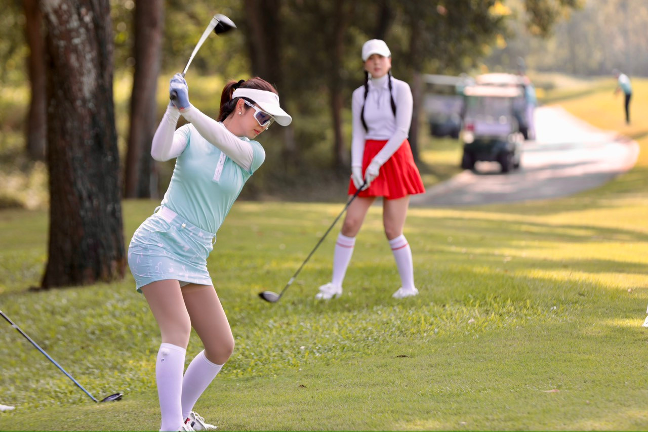 Hấp dẫn cuộc đua 'tam mã': Đoàn Uy, Phạm Nam, Đức Sơn ảnh 40 Hấp dẫn cuộc đua 'tam mã': Đoàn Uy, Phạm Nam, Đức Sơn ảnh 40