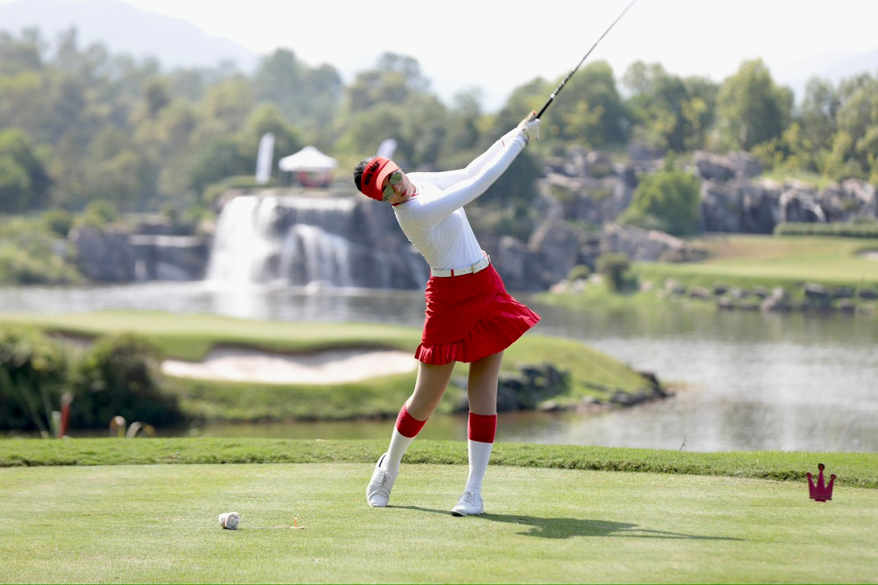 Hấp dẫn cuộc đua 'tam mã': Đoàn Uy, Phạm Nam, Đức Sơn ảnh 45 Hấp dẫn cuộc đua 'tam mã': Đoàn Uy, Phạm Nam, Đức Sơn ảnh 45