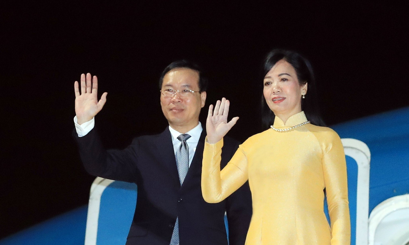 Chủ tịch nước Võ Văn Thưởng và Phu nhân đến sân bay Haneda, thủ đô Tokyo, Nhật Bản, chiều 26/11. Ảnh: TTXVN