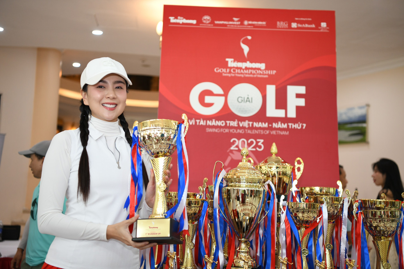 Hấp dẫn cuộc đua 'tam mã': Đoàn Uy, Phạm Nam, Đức Sơn ảnh 19 Hấp dẫn cuộc đua 'tam mã': Đoàn Uy, Phạm Nam, Đức Sơn ảnh 19