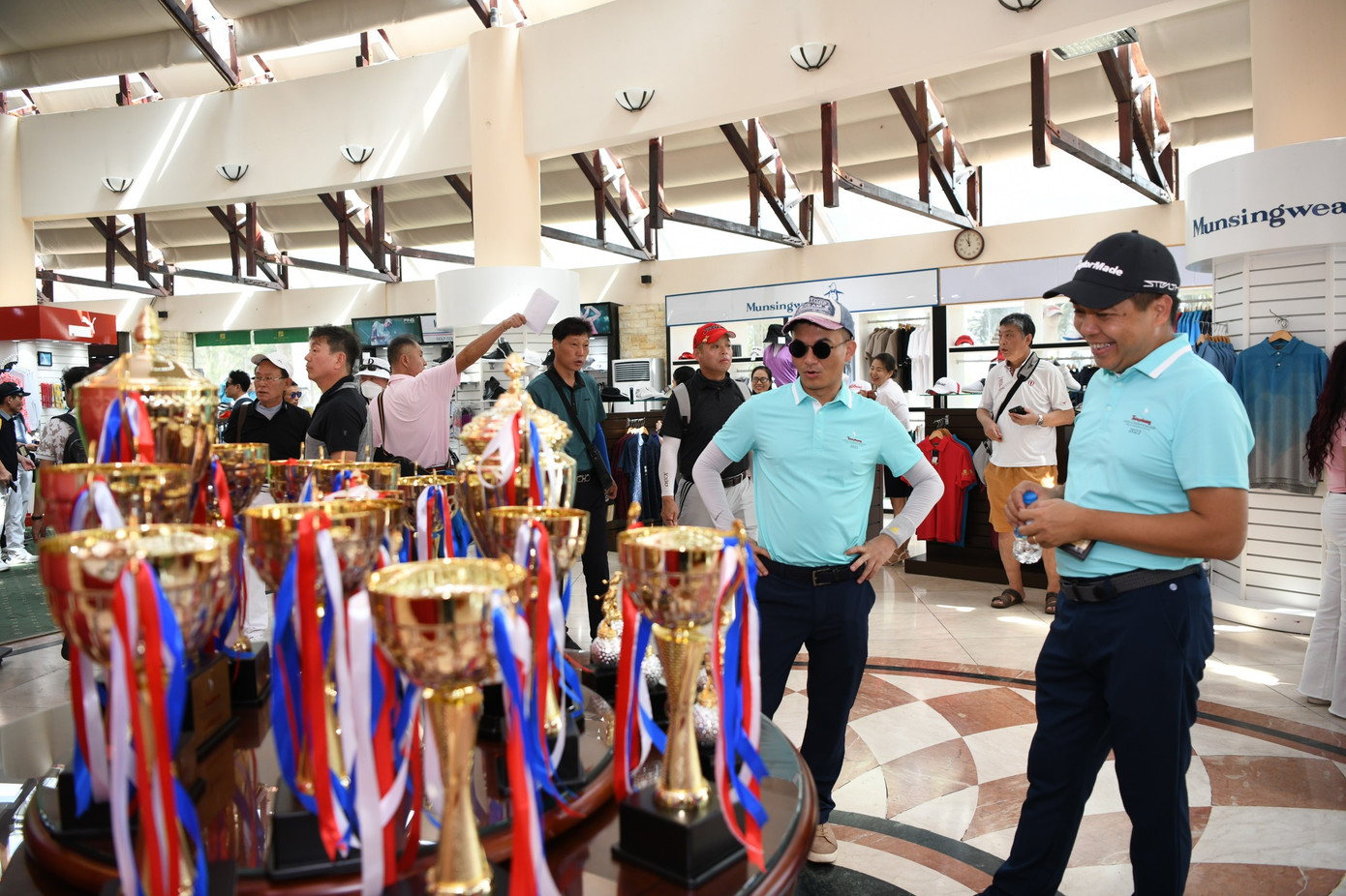 Hấp dẫn cuộc đua 'tam mã': Đoàn Uy, Phạm Nam, Đức Sơn ảnh 12 Hấp dẫn cuộc đua 'tam mã': Đoàn Uy, Phạm Nam, Đức Sơn ảnh 12